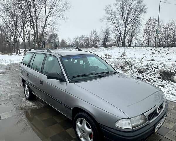 Сірий Опель Астра, об'ємом двигуна 1.6 л та пробігом 295 тис. км за 1900 $, фото 1 на Automoto.ua