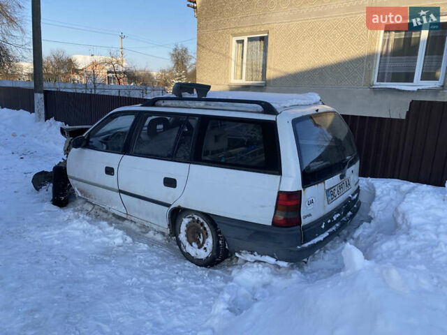 Серый Опель Астра, объемом двигателя 1.7 л и пробегом 400 тыс. км за 600 $, фото 1 на Automoto.ua