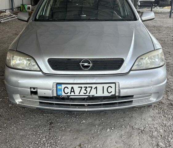 Сірий Опель Астра, об'ємом двигуна 2 л та пробігом 400 тис. км за 2206 $, фото 1 на Automoto.ua