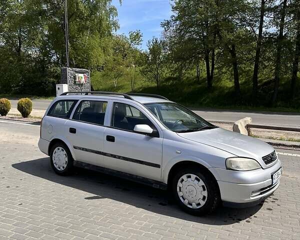 Серый Опель Астра, объемом двигателя 1.6 л и пробегом 323 тыс. км за 1700 $, фото 1 на Automoto.ua