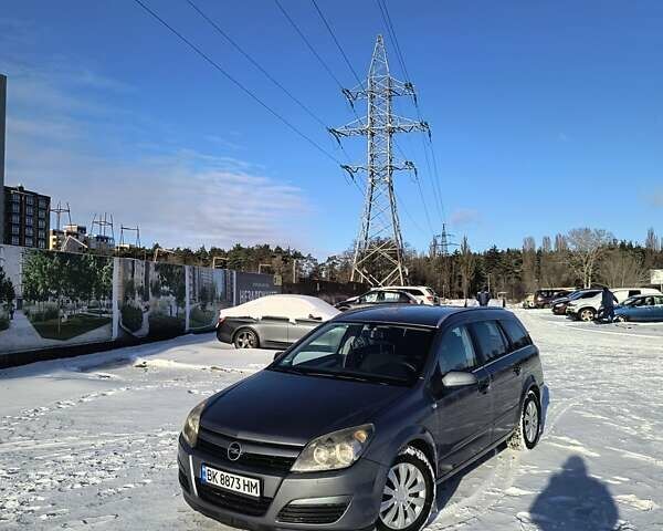 Серый Опель Астра, объемом двигателя 1.6 л и пробегом 280 тыс. км за 3900 $, фото 1 на Automoto.ua