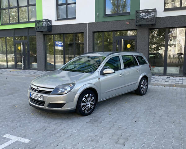 Серый Опель Астра, объемом двигателя 1.6 л и пробегом 325 тыс. км за 4350 $, фото 1 на Automoto.ua