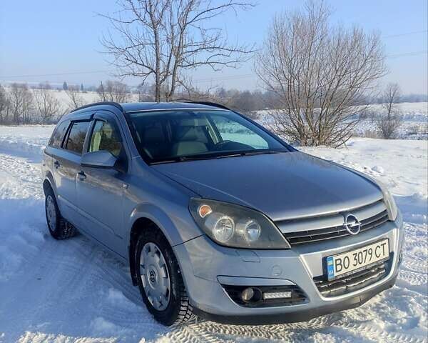 Серый Опель Астра, объемом двигателя 1.6 л и пробегом 399 тыс. км за 3650 $, фото 1 на Automoto.ua