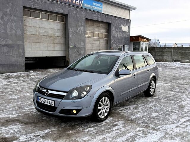 Серый Опель Астра, объемом двигателя 1.6 л и пробегом 238 тыс. км за 4550 $, фото 1 на Automoto.ua