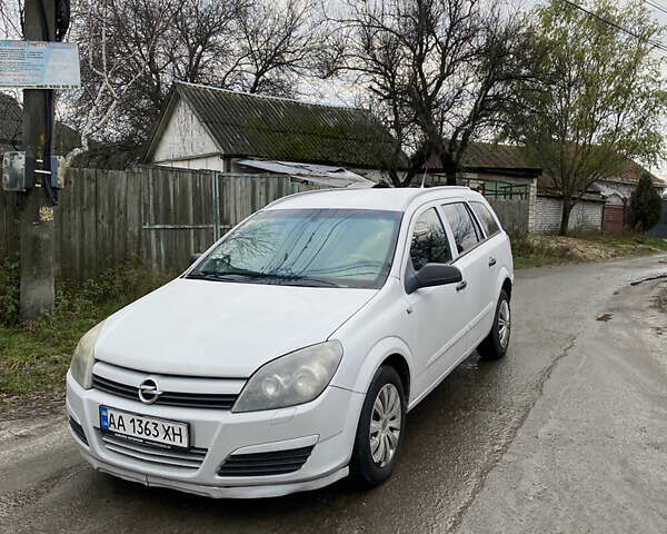 Серый Опель Астра, объемом двигателя 1.4 л и пробегом 410 тыс. км за 3700 $, фото 1 на Automoto.ua