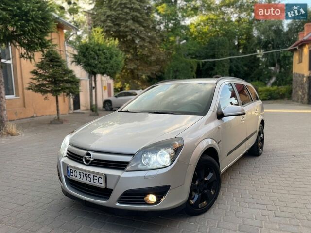 Серый Опель Астра, объемом двигателя 1.7 л и пробегом 260 тыс. км за 3900 $, фото 1 на Automoto.ua