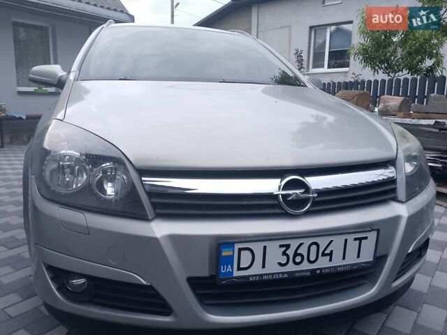 Серый Опель Астра, объемом двигателя 1.6 л и пробегом 216 тыс. км за 2700 $, фото 1 на Automoto.ua