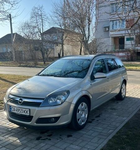 Серый Опель Астра, объемом двигателя 1.6 л и пробегом 229 тыс. км за 4300 $, фото 1 на Automoto.ua