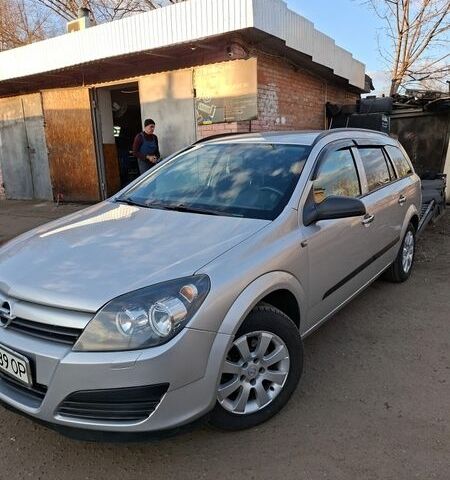 Серый Опель Астра, объемом двигателя 1.6 л и пробегом 230 тыс. км за 4700 $, фото 1 на Automoto.ua