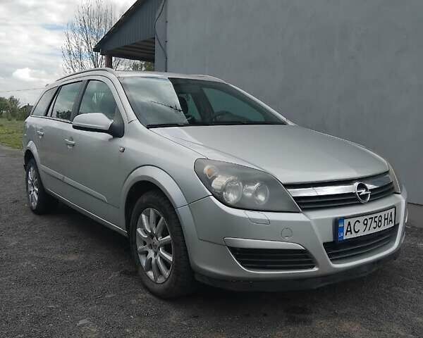 Серый Опель Астра, объемом двигателя 1.6 л и пробегом 246 тыс. км за 3800 $, фото 1 на Automoto.ua