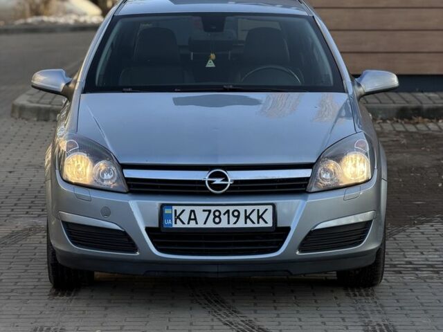 Серый Опель Астра, объемом двигателя 1.8 л и пробегом 263 тыс. км за 5500 $, фото 1 на Automoto.ua