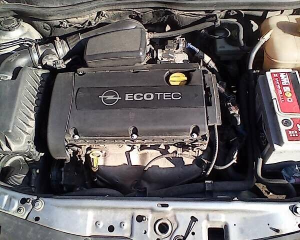 Серый Опель Астра, объемом двигателя 1.6 л и пробегом 390 тыс. км за 4000 $, фото 1 на Automoto.ua