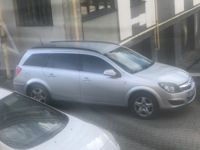 Серый Опель Астра, объемом двигателя 1.7 л и пробегом 389 тыс. км за 4300 $, фото 1 на Automoto.ua