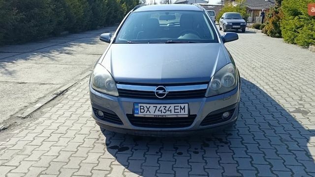 Серый Опель Астра, объемом двигателя 1.6 л и пробегом 226 тыс. км за 4800 $, фото 1 на Automoto.ua