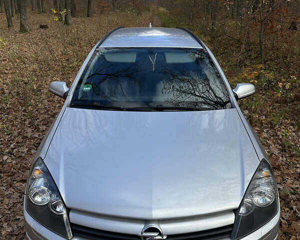 Серый Опель Астра, объемом двигателя 1.7 л и пробегом 324 тыс. км за 4200 $, фото 1 на Automoto.ua