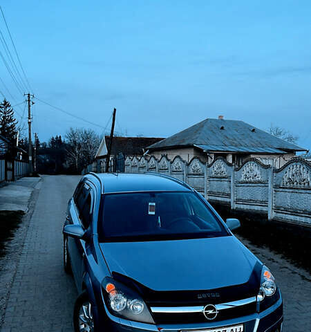 Серый Опель Астра, объемом двигателя 1.7 л и пробегом 218 тыс. км за 4200 $, фото 1 на Automoto.ua