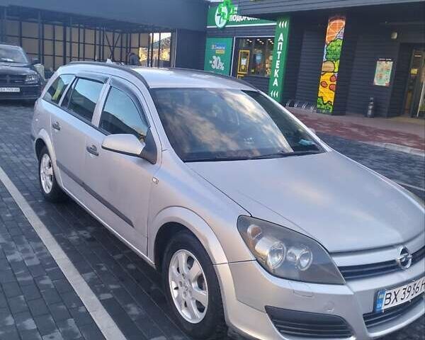 Серый Опель Астра, объемом двигателя 1.6 л и пробегом 220 тыс. км за 5000 $, фото 1 на Automoto.ua