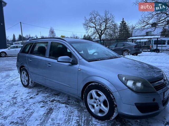 Серый Опель Астра, объемом двигателя 1.69 л и пробегом 269 тыс. км за 4200 $, фото 1 на Automoto.ua