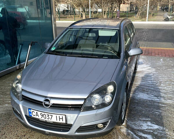 Серый Опель Астра, объемом двигателя 1.8 л и пробегом 240 тыс. км за 4500 $, фото 1 на Automoto.ua