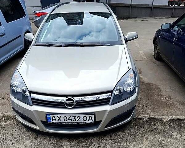 Серый Опель Астра, объемом двигателя 1.6 л и пробегом 279 тыс. км за 6000 $, фото 1 на Automoto.ua