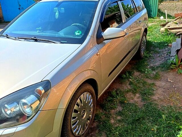 Серый Опель Астра, объемом двигателя 1.6 л и пробегом 1700 тыс. км за 4400 $, фото 1 на Automoto.ua