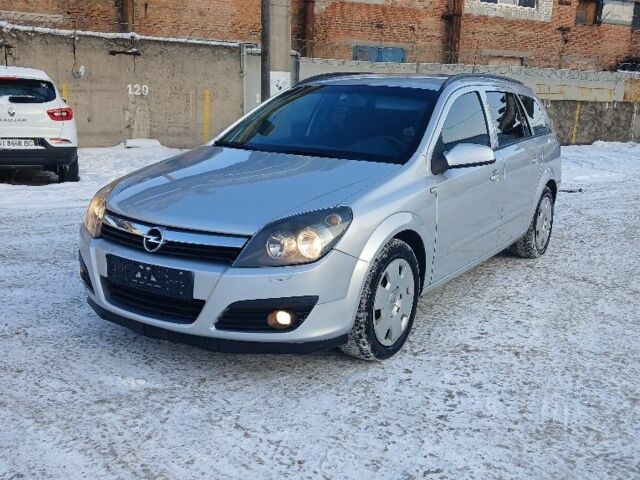 Серый Опель Астра, объемом двигателя 0 л и пробегом 240 тыс. км за 4999 $, фото 1 на Automoto.ua