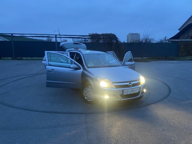 Серый Опель Астра, объемом двигателя 1.6 л и пробегом 277 тыс. км за 5000 $, фото 1 на Automoto.ua