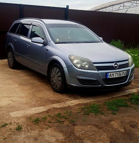 Серый Опель Астра, объемом двигателя 1.6 л и пробегом 229 тыс. км за 5500 $, фото 1 на Automoto.ua