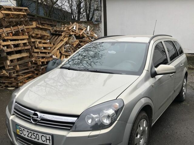 Серый Опель Астра, объемом двигателя 1.2 л и пробегом 260 тыс. км за 4800 $, фото 1 на Automoto.ua