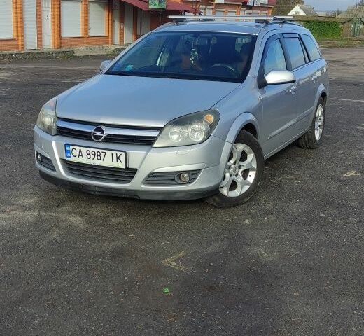 Серый Опель Астра, объемом двигателя 1.9 л и пробегом 176 тыс. км за 4600 $, фото 1 на Automoto.ua