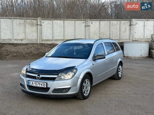 Серый Опель Астра, объемом двигателя 1.6 л и пробегом 203 тыс. км за 4450 $, фото 1 на Automoto.ua