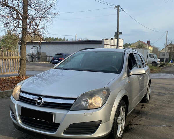 Серый Опель Астра, объемом двигателя 1.3 л и пробегом 330 тыс. км за 2200 $, фото 1 на Automoto.ua