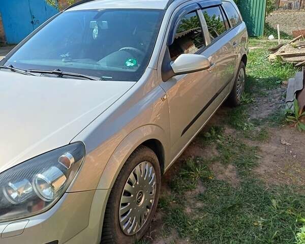 Серый Опель Астра, объемом двигателя 1.6 л и пробегом 170 тыс. км за 4400 $, фото 1 на Automoto.ua