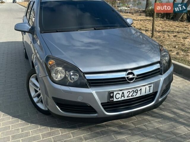 Сірий Опель Астра, об'ємом двигуна 1.6 л та пробігом 240 тис. км за 5650 $, фото 1 на Automoto.ua