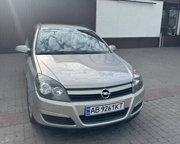 Серый Опель Астра, объемом двигателя 1.6 л и пробегом 205 тыс. км за 4700 $, фото 1 на Automoto.ua