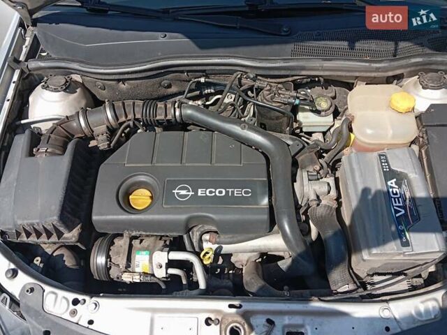 Серый Опель Астра, объемом двигателя 1.7 л и пробегом 296 тыс. км за 5000 $, фото 1 на Automoto.ua