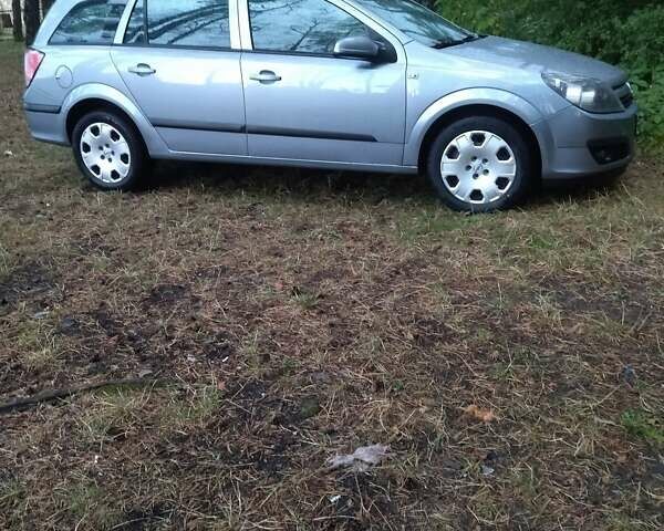 Серый Опель Астра, объемом двигателя 1.7 л и пробегом 225 тыс. км за 5200 $, фото 1 на Automoto.ua