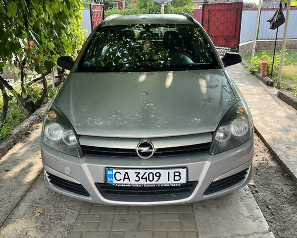 Серый Опель Астра, объемом двигателя 1.6 л и пробегом 291 тыс. км за 3200 $, фото 1 на Automoto.ua