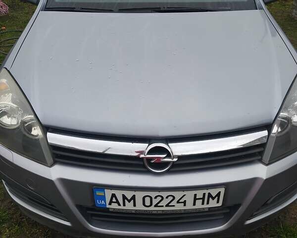 Серый Опель Астра, объемом двигателя 1.6 л и пробегом 265 тыс. км за 5000 $, фото 1 на Automoto.ua