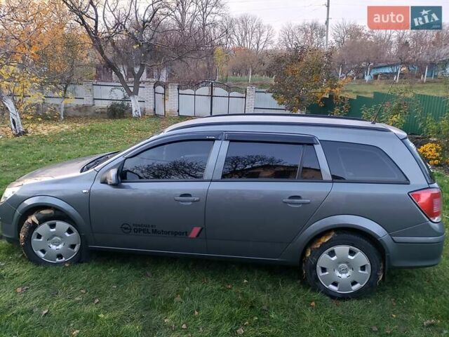 Серый Опель Астра, объемом двигателя 1.6 л и пробегом 240 тыс. км за 3800 $, фото 1 на Automoto.ua