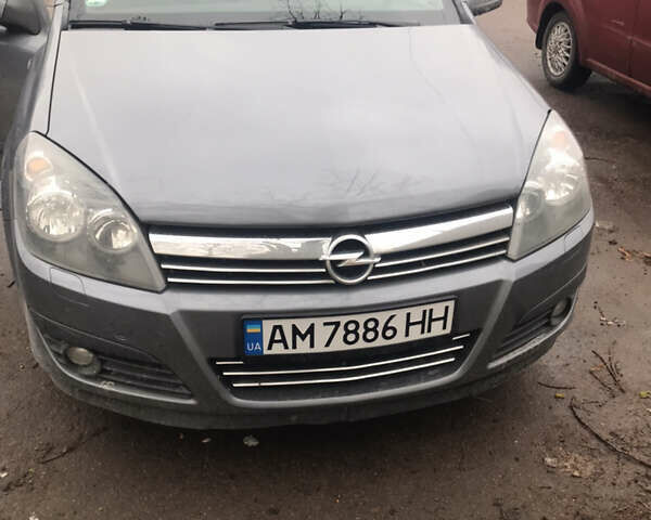 Серый Опель Астра, объемом двигателя 1.8 л и пробегом 246 тыс. км за 4700 $, фото 1 на Automoto.ua