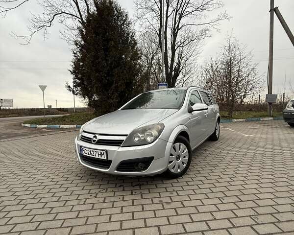 Серый Опель Астра, объемом двигателя 1.69 л и пробегом 379 тыс. км за 3199 $, фото 1 на Automoto.ua