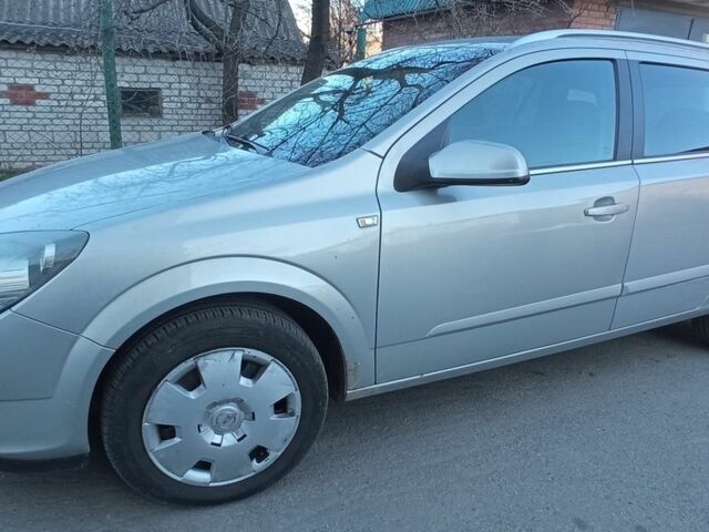 Сірий Опель Астра, об'ємом двигуна 1.91 л та пробігом 285 тис. км за 4900 $, фото 1 на Automoto.ua