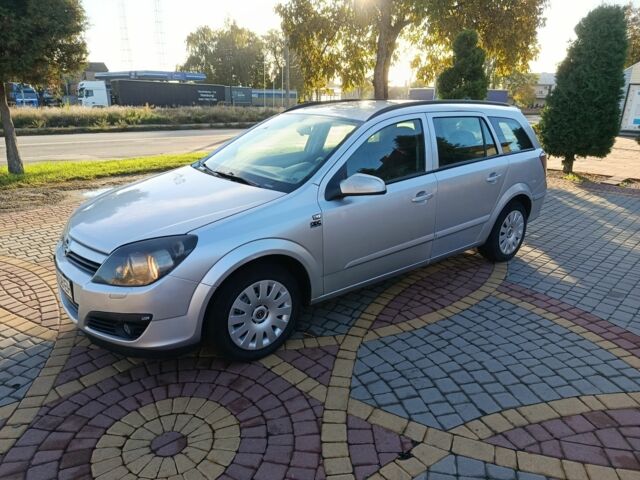 Серый Опель Астра, объемом двигателя 1.8 л и пробегом 260 тыс. км за 4250 $, фото 1 на Automoto.ua