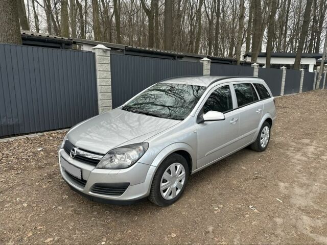 Серый Опель Астра, объемом двигателя 1.9 л и пробегом 274 тыс. км за 2150 $, фото 1 на Automoto.ua