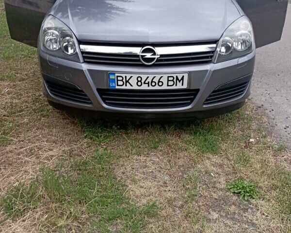 Серый Опель Астра, объемом двигателя 1.3 л и пробегом 277 тыс. км за 5100 $, фото 1 на Automoto.ua