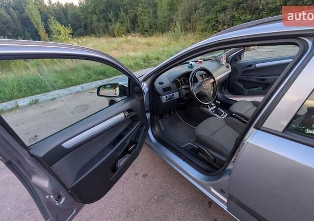 Серый Опель Астра, объемом двигателя 1.6 л и пробегом 290 тыс. км за 4600 $, фото 1 на Automoto.ua