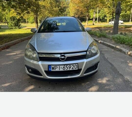 Серый Опель Астра, объемом двигателя 1.3 л и пробегом 340 тыс. км за 2600 $, фото 1 на Automoto.ua