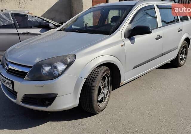 Серый Опель Астра, объемом двигателя 1.9 л и пробегом 200 тыс. км за 4700 $, фото 1 на Automoto.ua