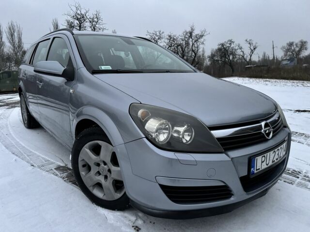 Серый Опель Астра, объемом двигателя 1.7 л и пробегом 370 тыс. км за 2819 $, фото 1 на Automoto.ua